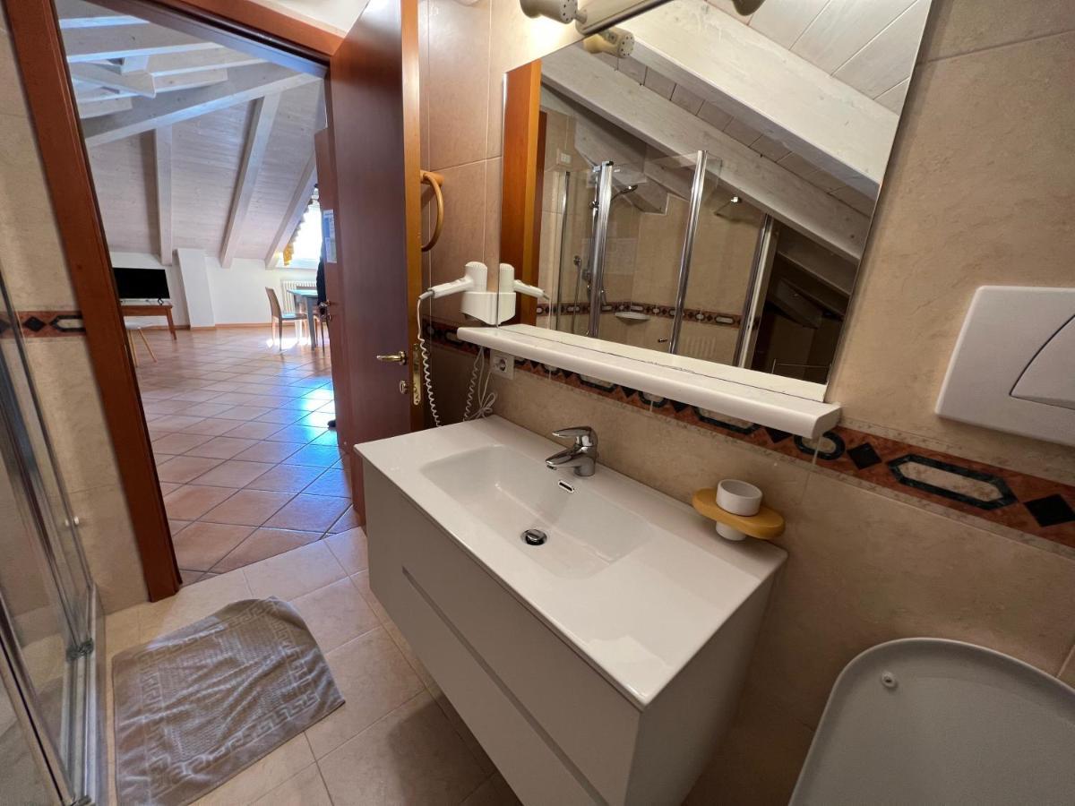 Studio Apartments Baia Azzurra 7 Torbole Sul Garda Exterior foto